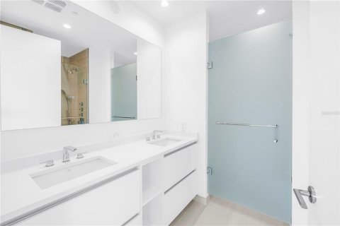 Copropriété à louer à Saint Petersburg, Floride: 2 chambres, 125.23 m2 № 2106930 - photo 13