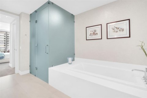 Condo in Saint Petersburg, Florida, 2 bedrooms  № 1907870 - photo 23