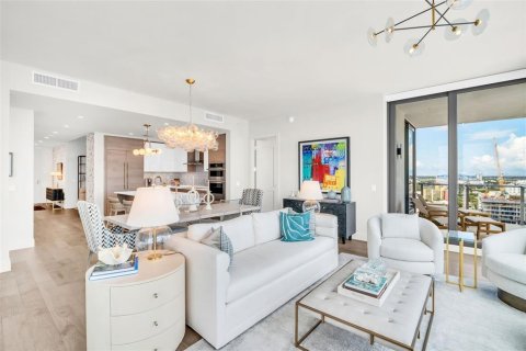 Condo in Saint Petersburg, Florida, 2 bedrooms  № 1907870 - photo 7