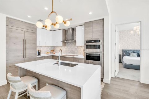 Condo in Saint Petersburg, Florida, 2 bedrooms  № 1907870 - photo 13