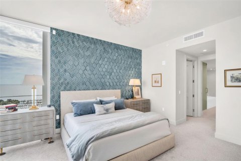 Condo in Saint Petersburg, Florida, 2 bedrooms  № 1907870 - photo 17