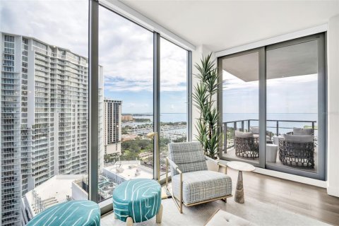 Condo in Saint Petersburg, Florida, 2 bedrooms  № 1907870 - photo 9