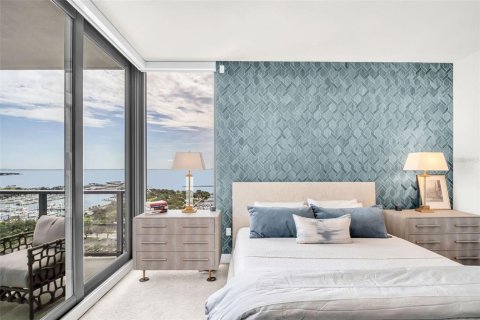 Condo in Saint Petersburg, Florida, 2 bedrooms  № 1907870 - photo 18