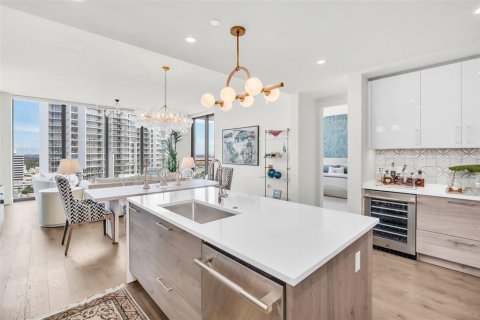 Condo in Saint Petersburg, Florida, 2 bedrooms  № 1907870 - photo 5