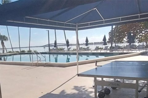 Condo in Miami, Florida, 2 bedrooms  № 2193267 - photo 9