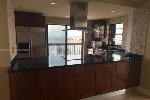 Condo in Miami, Florida, 2 bedrooms  № 2193267 - photo 25