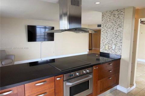 Condo in Miami, Florida, 2 bedrooms  № 2193267 - photo 26