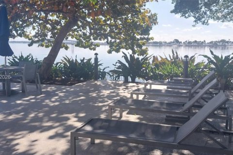 Condo in Miami, Florida, 2 bedrooms  № 2193267 - photo 5