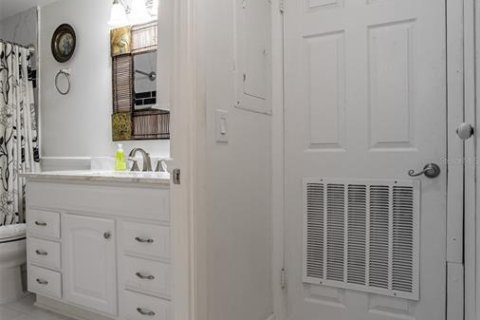 Condo in Clearwater, Florida, 2 bedrooms  № 1680311 - photo 18