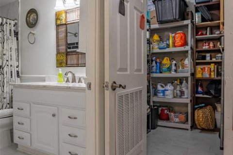 Condo in Clearwater, Florida, 2 bedrooms  № 1680311 - photo 19