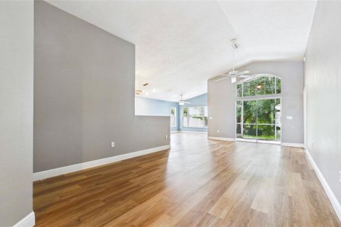 Villa ou maison à louer à New Port Richey, Floride: 3 chambres, 146.69 m2 № 2114218 - photo 3