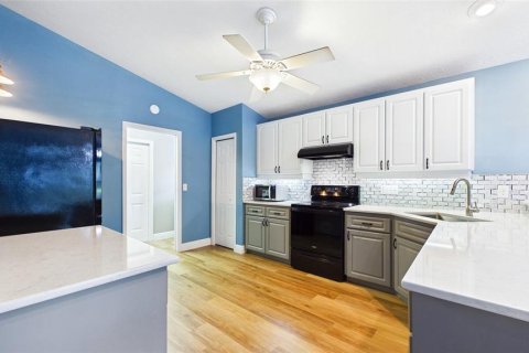 Villa ou maison à louer à New Port Richey, Floride: 3 chambres, 146.69 m2 № 2114218 - photo 10