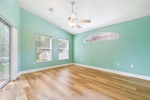 Villa ou maison à louer à New Port Richey, Floride: 3 chambres, 146.69 m2 № 2114218 - photo 4