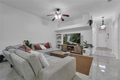 Townhouse in Kissimmee, Florida 2 bedrooms, 140.47 sq.m. № 1879739 - photo 10
