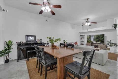 Townhouse in Kissimmee, Florida 2 bedrooms, 140.47 sq.m. № 1879739 - photo 14