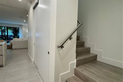 Villa ou maison à vendre à Miami, Floride: 3 chambres, 233.09 m2 № 1770591 - photo 6