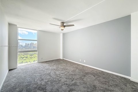 Copropriété à vendre à Aventura, Floride: 2 chambres, 107.49 m2 № 1951300 - photo 23