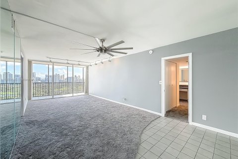 Copropriété à vendre à Aventura, Floride: 2 chambres, 107.49 m2 № 1951300 - photo 16