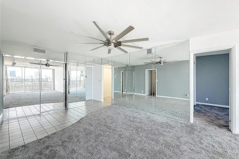 Copropriété à vendre à Aventura, Floride: 2 chambres, 107.49 m2 № 1951300 - photo 21