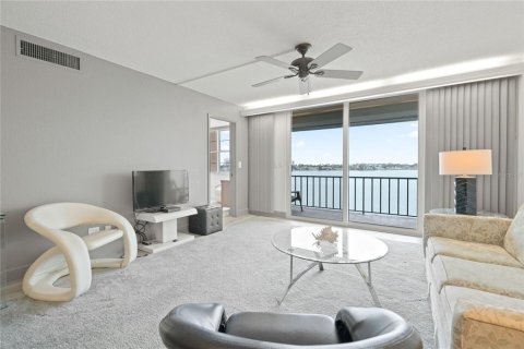 Condo in South Pasadena, Florida, 2 bedrooms  № 1510897 - photo 2