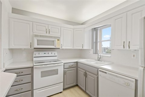 Condo in South Pasadena, Florida, 2 bedrooms  № 1510897 - photo 6