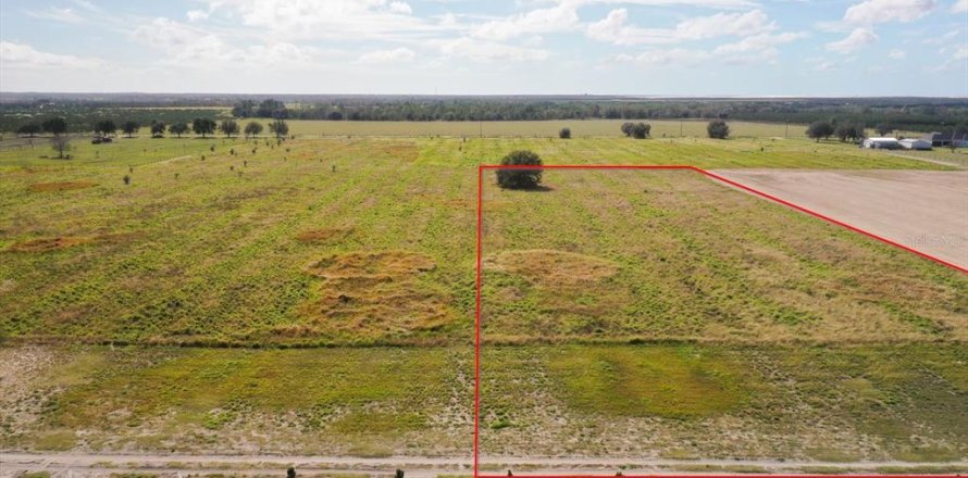 Land in Fort Meade, Florida № 1603183