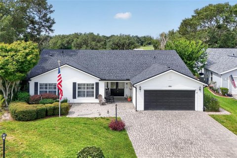Villa ou maison à Leesburg, Floride 3 chambres, 210.98 m2 № 2272843
