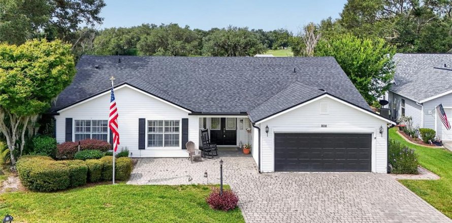 Villa ou maison à Leesburg, Floride 3 chambres, 210.98 m2 № 2272843