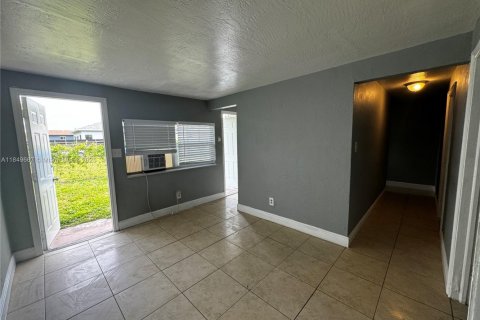 Appartement à louer à West Park, Floride: 2 chambres, 211.82 m2 № 1852029 - photo 2
