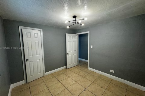 Appartement à louer à West Park, Floride: 2 chambres, 211.82 m2 № 1852029 - photo 10