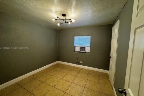 Appartement à louer à West Park, Floride: 2 chambres, 211.82 m2 № 1852029 - photo 8