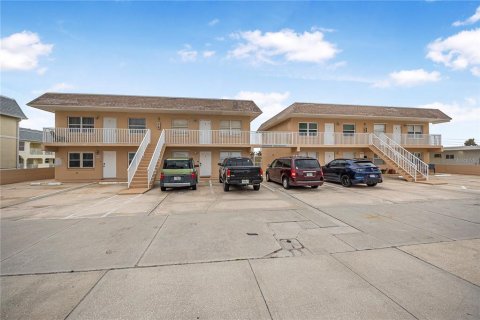 Condo in Daytona Beach, Florida, 2 bedrooms № 2202216 - photo 2