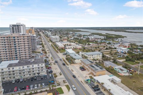 Condo in Daytona Beach, Florida, 2 bedrooms № 2202216 - photo 29