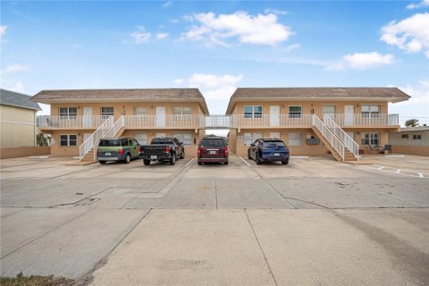 Condo in Daytona Beach, Florida, 2 bedrooms № 2202216 - photo 19