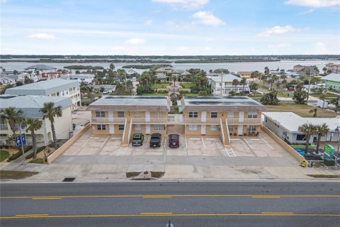 Condo in Daytona Beach, Florida, 2 bedrooms № 2202216 - photo 23