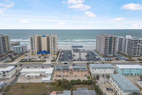 Condo in Daytona Beach, Florida, 2 bedrooms № 2202216 - photo 22