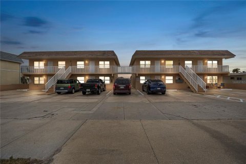 Condo in Daytona Beach, Florida, 2 bedrooms № 2202216 - photo 30
