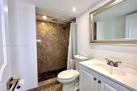 Купить кондоминиум в Авентура, Флорида 2 спальни, 113.34м2, № 1936453 - фото 7