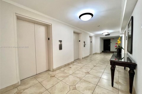 Купить кондоминиум в Авентура, Флорида 2 спальни, 113.34м2, № 1936453 - фото 15
