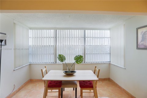 Condominio en venta en Plantation, Florida, 2 dormitorios, 97.92 m2 № 2017478 - foto 25