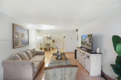 Condominio en venta en Plantation, Florida, 2 dormitorios, 97.92 m2 № 2017478 - foto 28