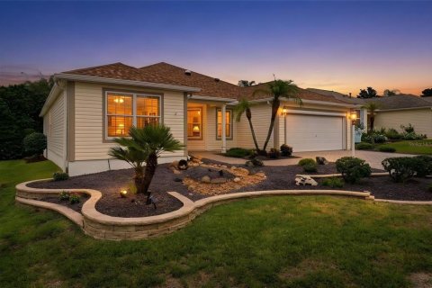 House in The Villages, Florida 3 bedrooms, 179.02 sq.m. № 2342522