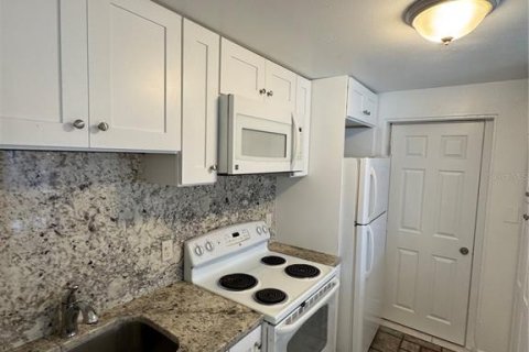 Casa en alquiler en Tampa, Florida, 3 dormitorios, 121.33 m2 № 1724009 - foto 4