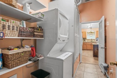 Купить виллу или дом в Те-Виллиджис, Флорида 8 комнат, 144.65м2, № 2296279 - фото 14