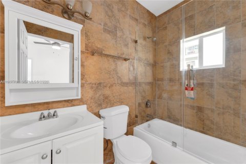 Casa en venta en Deerfield Beach, Florida, 4 dormitorios № 1995567 - foto 4