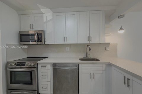 Copropriété à vendre à Davie, Floride: 2 chambres, 102.19 m2 № 1997983 - photo 4