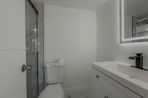 Copropriété à vendre à Davie, Floride: 2 chambres, 102.19 m2 № 1997983 - photo 12