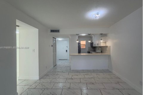 Copropriété à vendre à Davie, Floride: 2 chambres, 102.19 m2 № 1997983 - photo 8