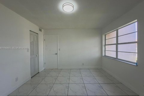 Copropriété à vendre à Davie, Floride: 2 chambres, 102.19 m2 № 1997983 - photo 9