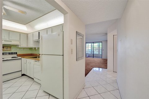Condominio en venta en North Lauderdale, Florida, 2 dormitorios, 92.9 m2 № 1993612 - foto 13